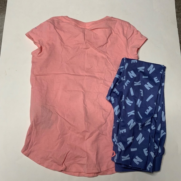 Girls Nike two piece set - Picture 3 of 3